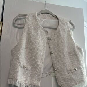 Chic white Tweed Vest with Pearl Buttons